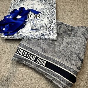 Dior toile de juoy shawl